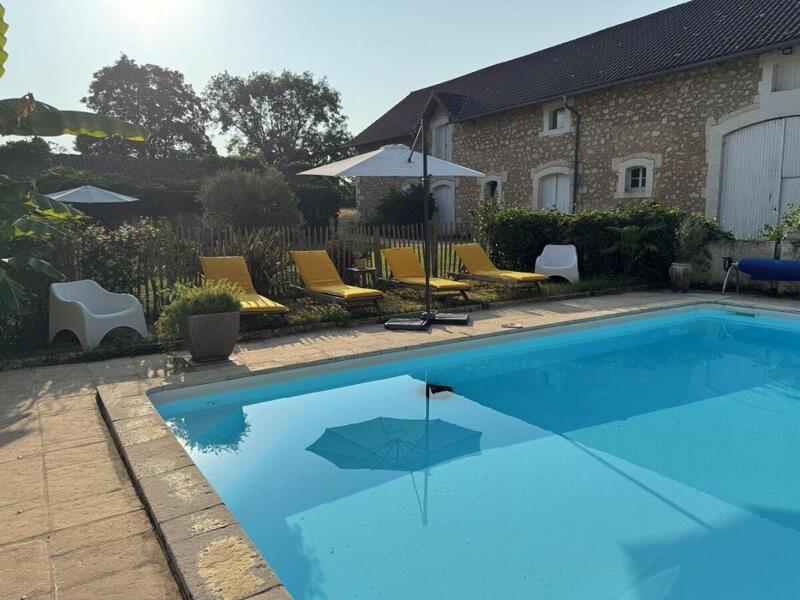 Propriété - 288 m² - 8 pièces