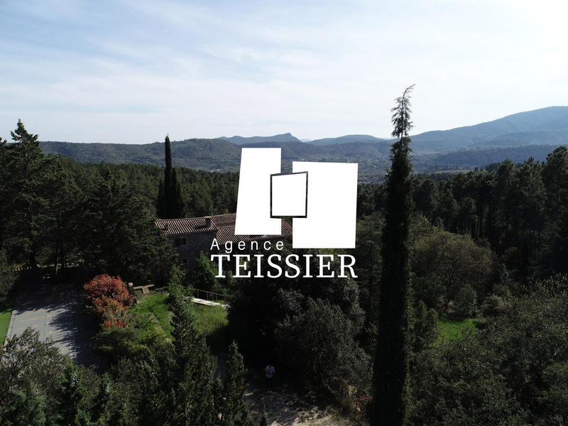 Maison - 204 m² - 8 pièces