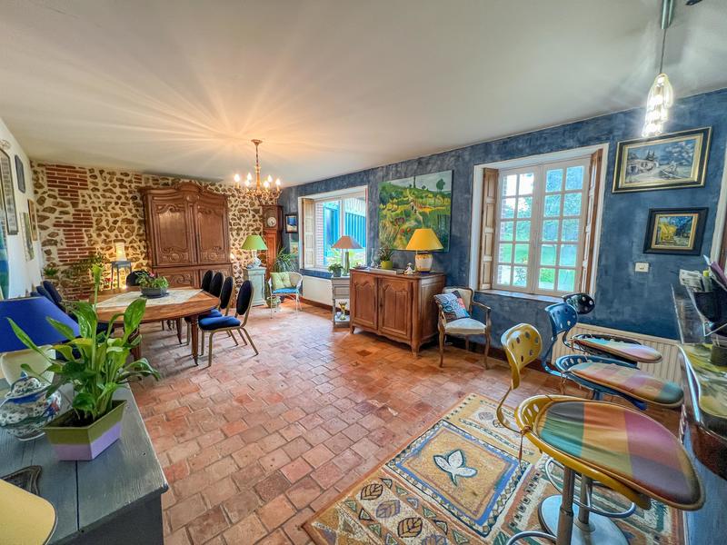 Maison ancienne - 322 m² - 10 pièces