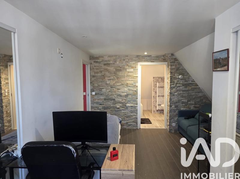 Maison - 235 m² - 7 pièces
