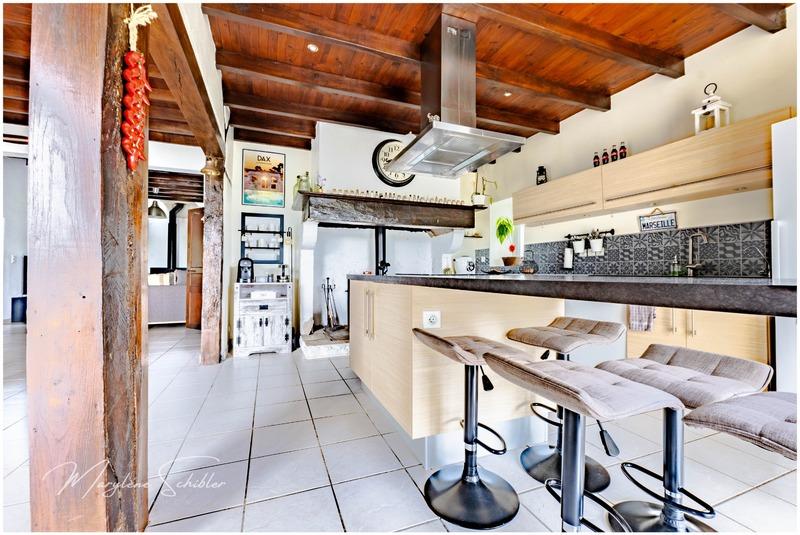 Maison - 250 m² - 8 pièces