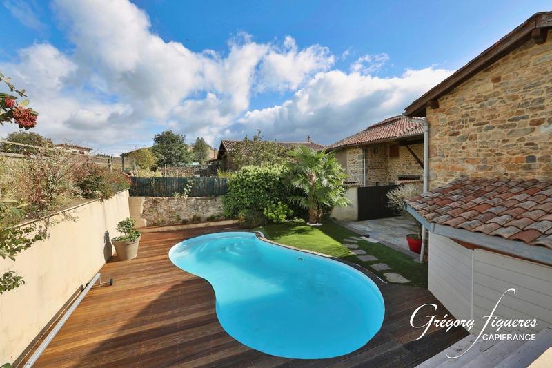 Maison - 224 m² - 7 pièces