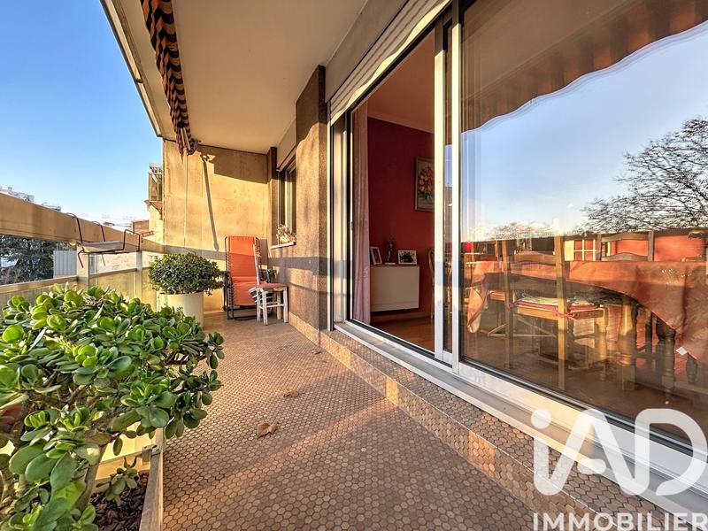 Appartement - 90 m² - 4 pièces