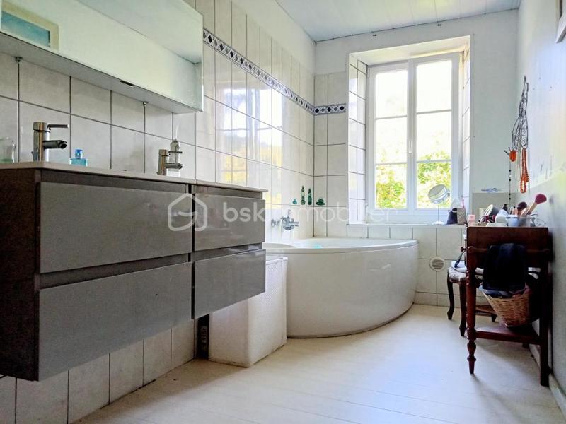 Maison en pierre - 189 m² - 8 pièces
