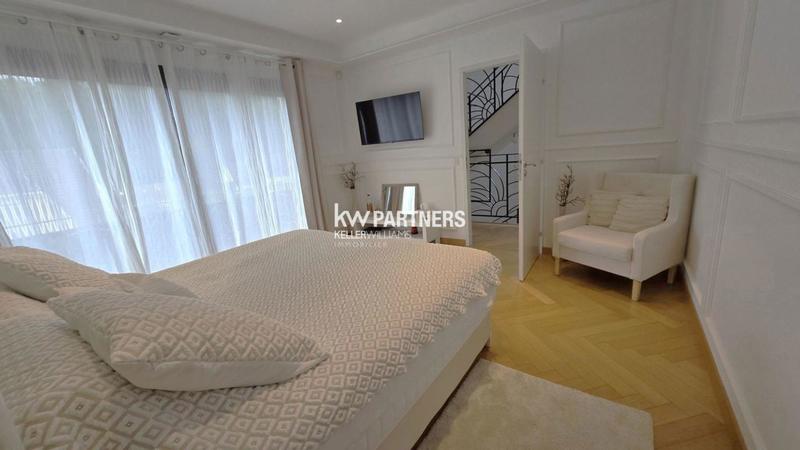 Maison d'architecte - 446 m² - 9 pièces