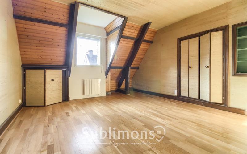 Maison - 224 m² - 7 pièces