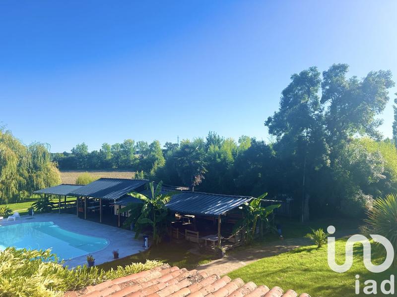 Maison - 825 m² - 15 pièces