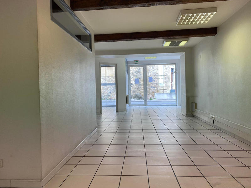 Local commercial - 150 m² - 3 pièces