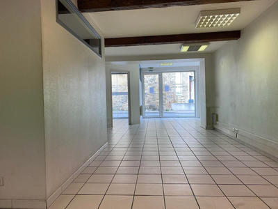 Local commercial - 150 m² - 3 pièces