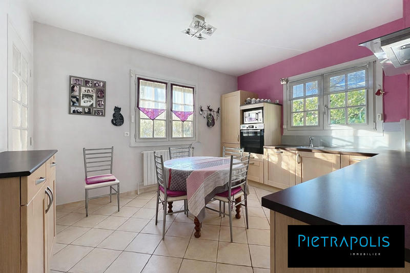 Maison traditionnelle - 165 m² - 8 pièces