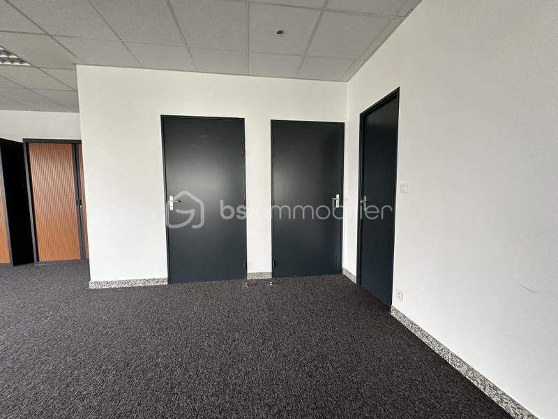 Bureau - 104 m² - 1 pièce