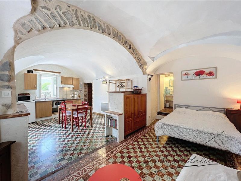 Maison - 299 m² - 11 pièces