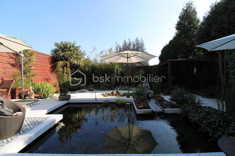 Maison - 205 m² - 7 pièces