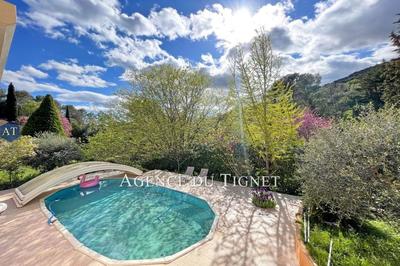 Maison - 180 m² - 6 pièces