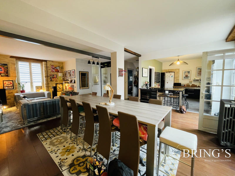 Maison - 309 m² - 12 pièces