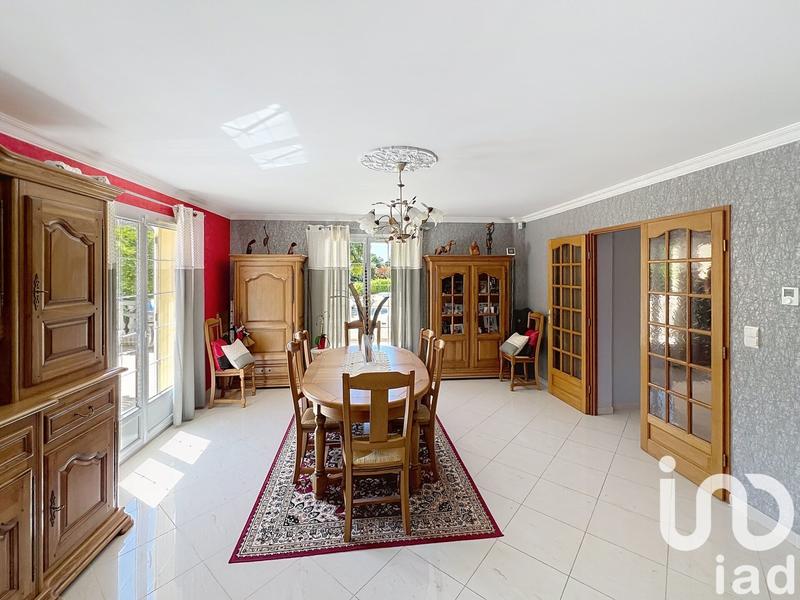 Maison - 281 m² - 10 pièces