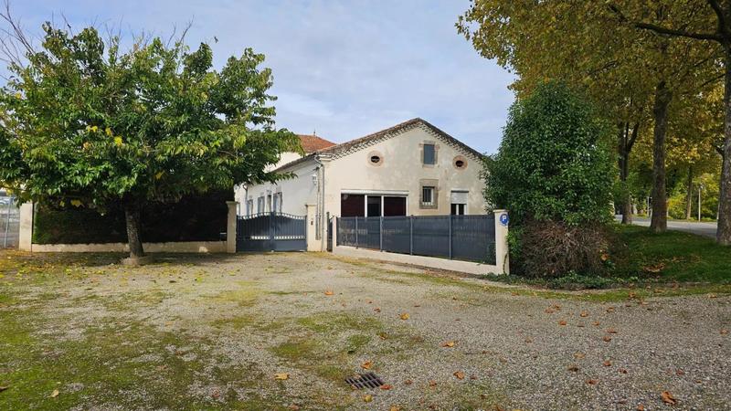 Maison - 245 m² - 7 pièces