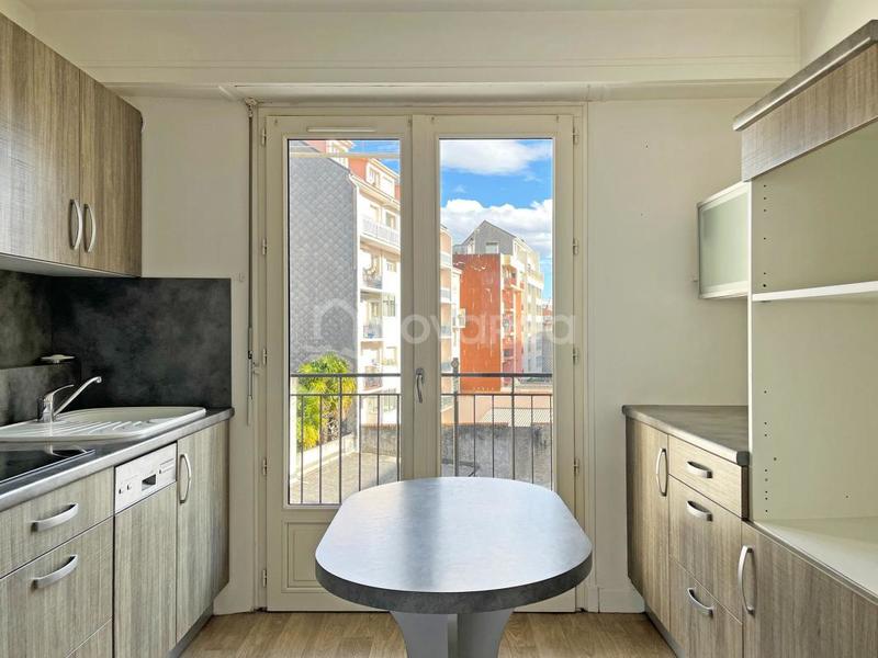 Appartement - 82 m² - 4 pièces