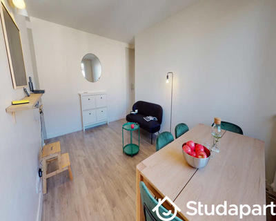 Chambre - 100 m² - 1 pièce