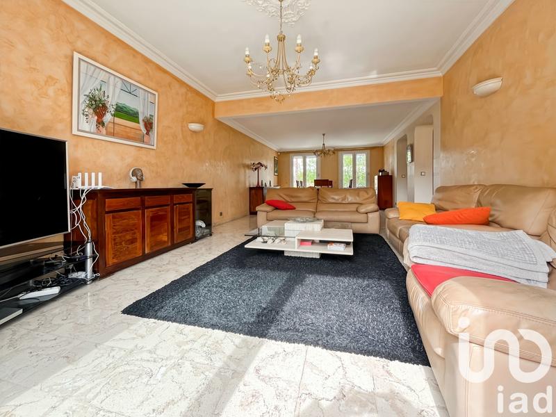 Maison - 240 m² - 9 pièces