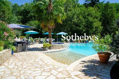 Maison de maîtres - 320 m² - 14 pièces