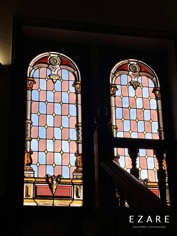 Maison - 352 m² - 12 pièces