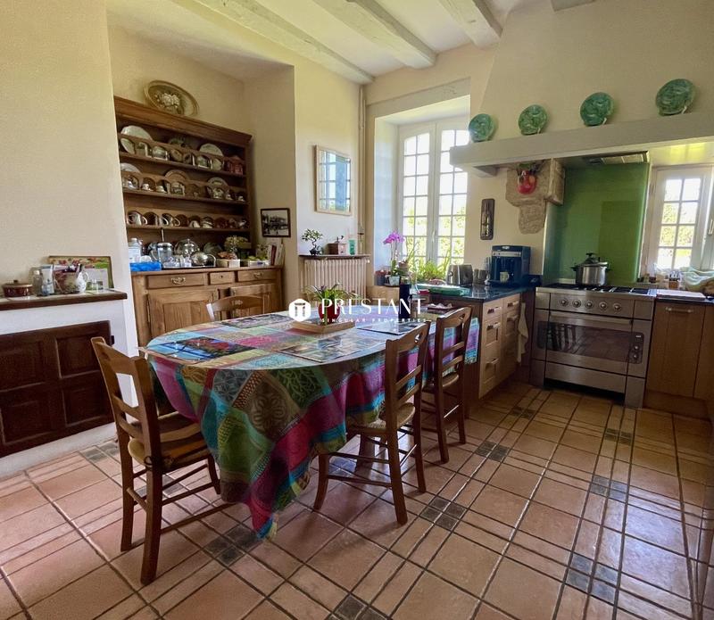 Demeure - 570 m² - 17 pièces