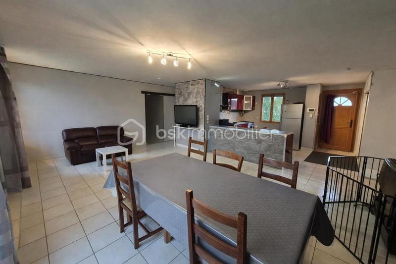 Maison - 100 m² - 6 pièces