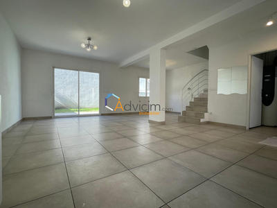 Maison - 94 m² - 4 pièces