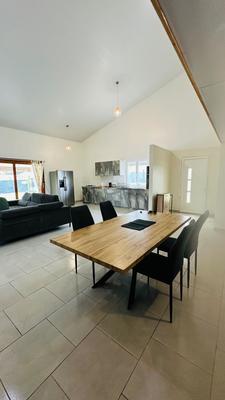 Maison - 220 m² - 4 pièces