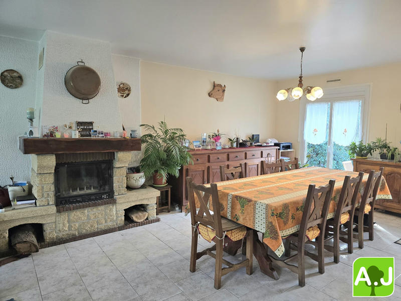 Maison - 102 m² - 5 pièces