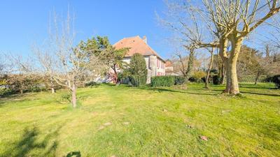 Maison de maîtres - 460 m² - 10 pièces