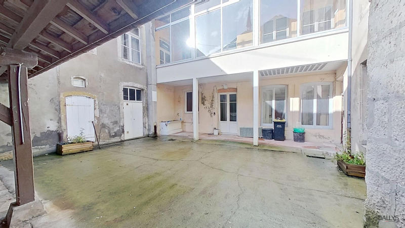 Maison ancienne - 282 m² - 7 pièces