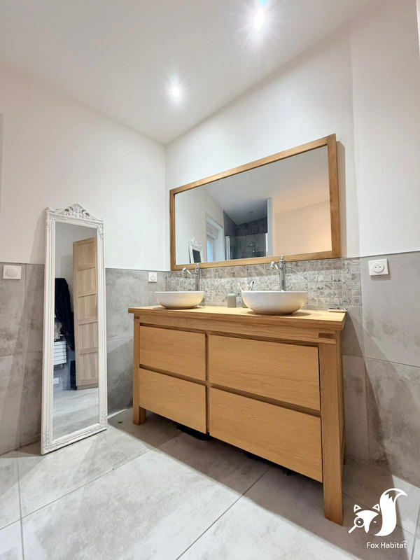 Maison - 222 m² - 7 pièces