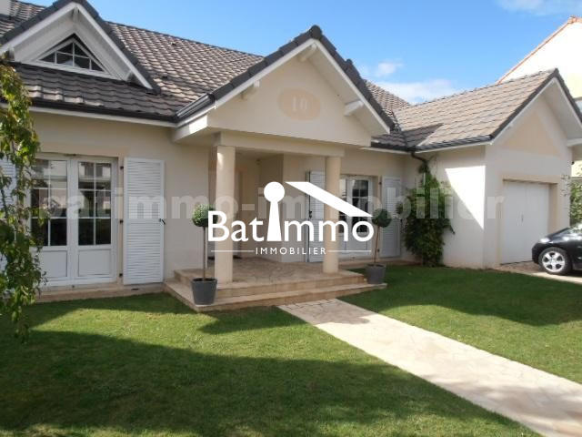 Maison - 210 m² - 7 pièces