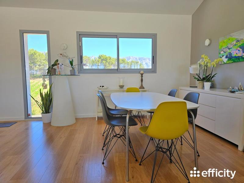 Maison - 232 m² - 7 pièces