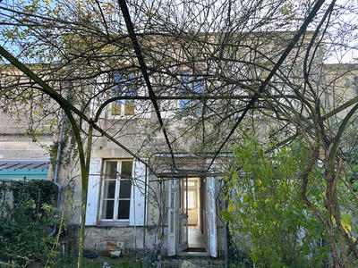 Maison - 121 m² - 8 pièces