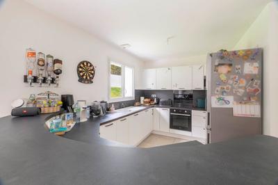 Maison - 102 m² - 4 pièces