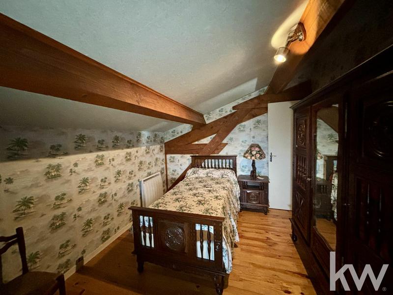 Maison - 211 m² - 9 pièces