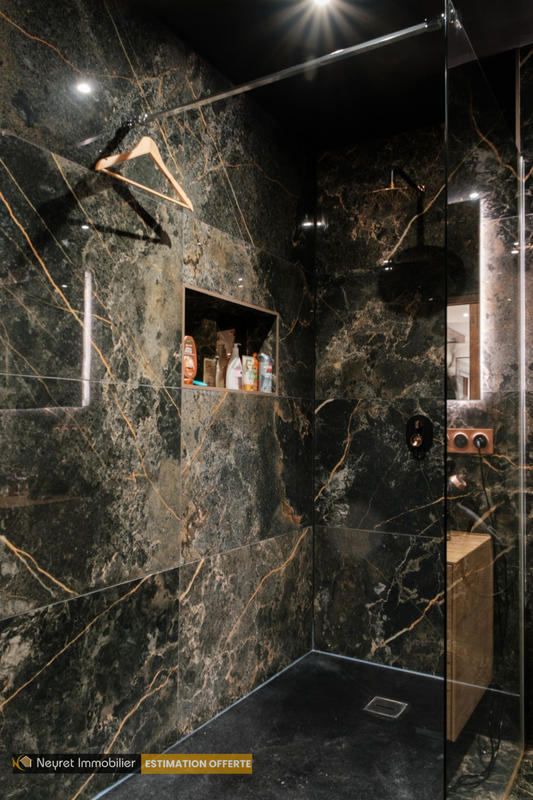 Appartement - 150 m² - 5 pièces