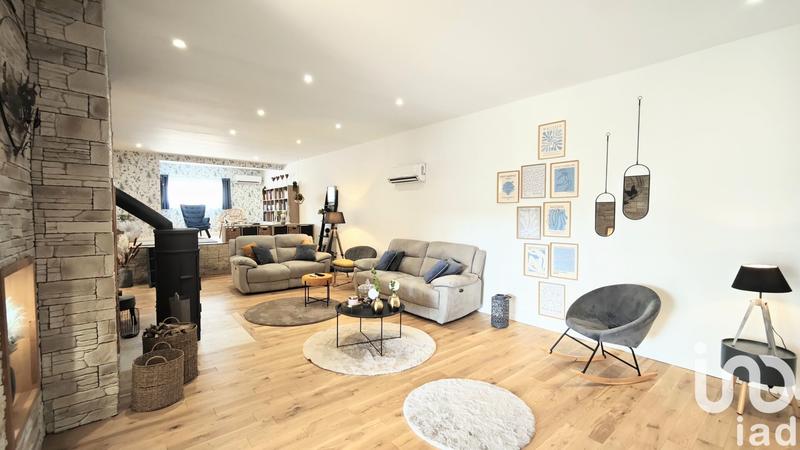 Maison - 240 m² - 10 pièces