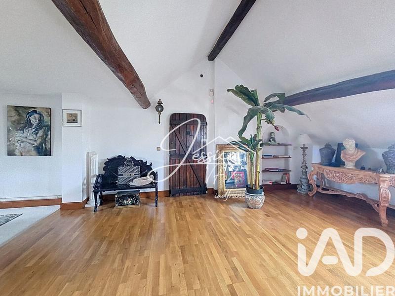 Maison - 260 m² - 10 pièces