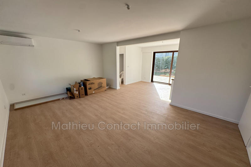 Maison - 99 m² - 5 pièces
