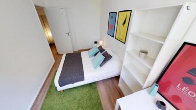 Chambre - 12 m² - 5 pièces