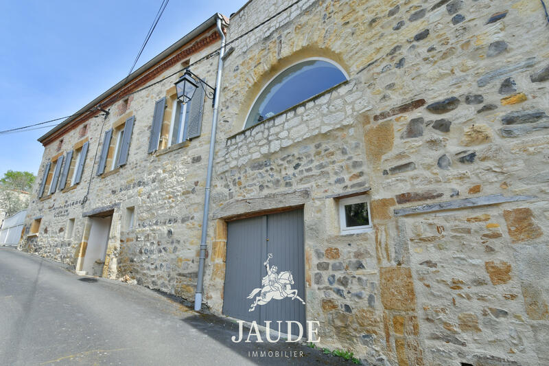 Maison - 195 m² - 7 pièces