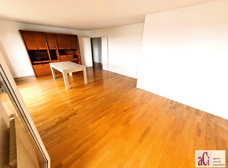 Appartement - 99 m² - 5 pièces
