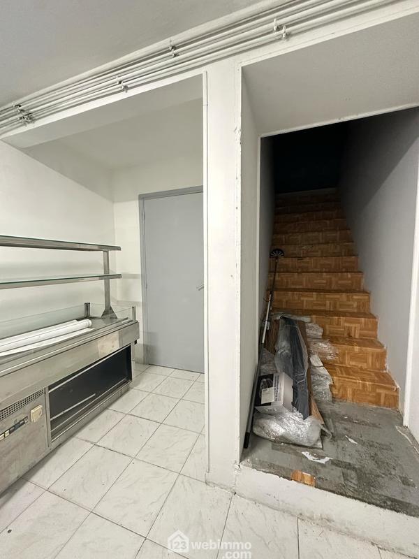 Local commercial - 372 m² - 8 pièces