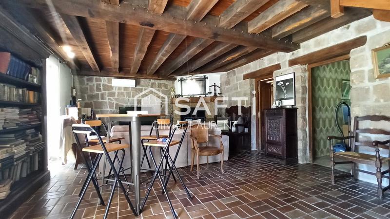 Maison - 213 m² - 7 pièces