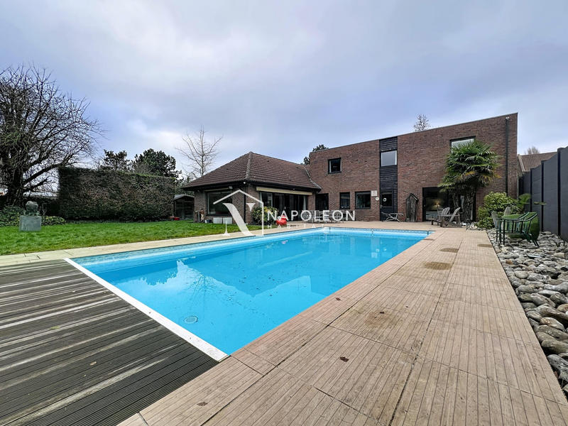 Maison - 200 m² - 6 pièces