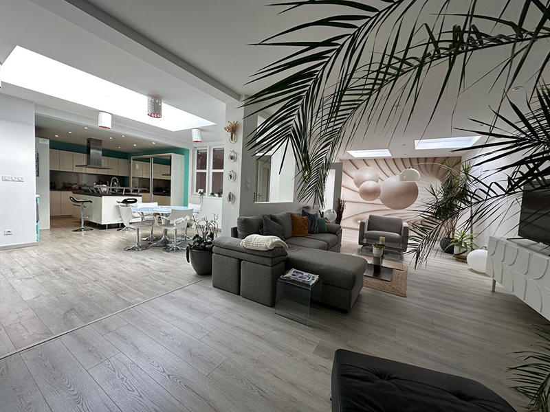 Appartement - 215 m² - 4 pièces